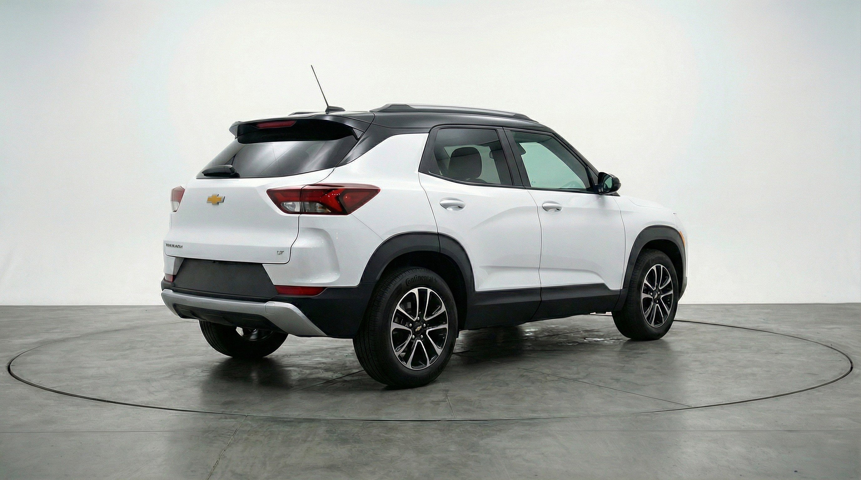 Used 2025 Chevrolet TrailBlazer LT FWD image 9