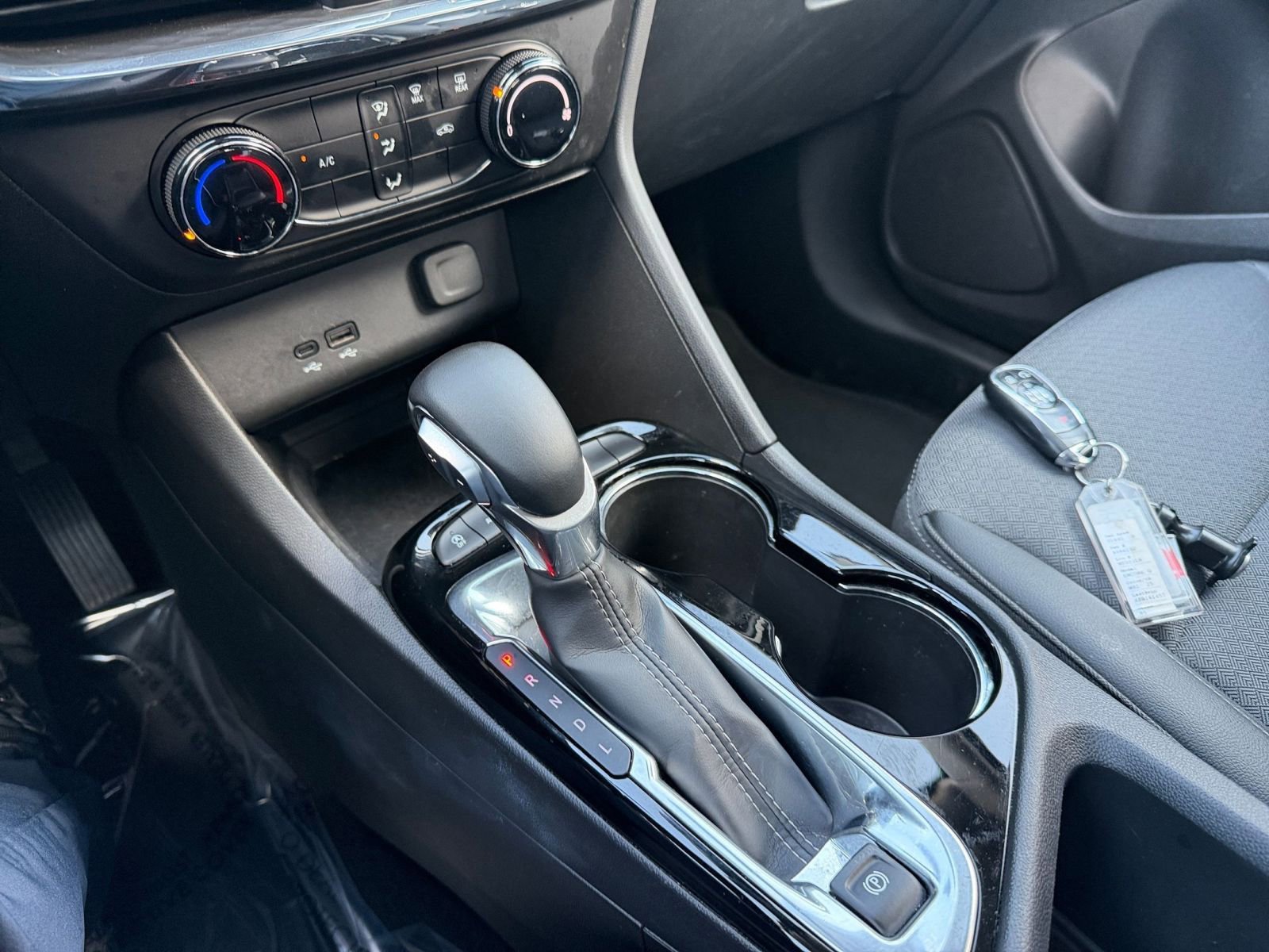 Used 2025 Buick Encore GX Preferred image 40