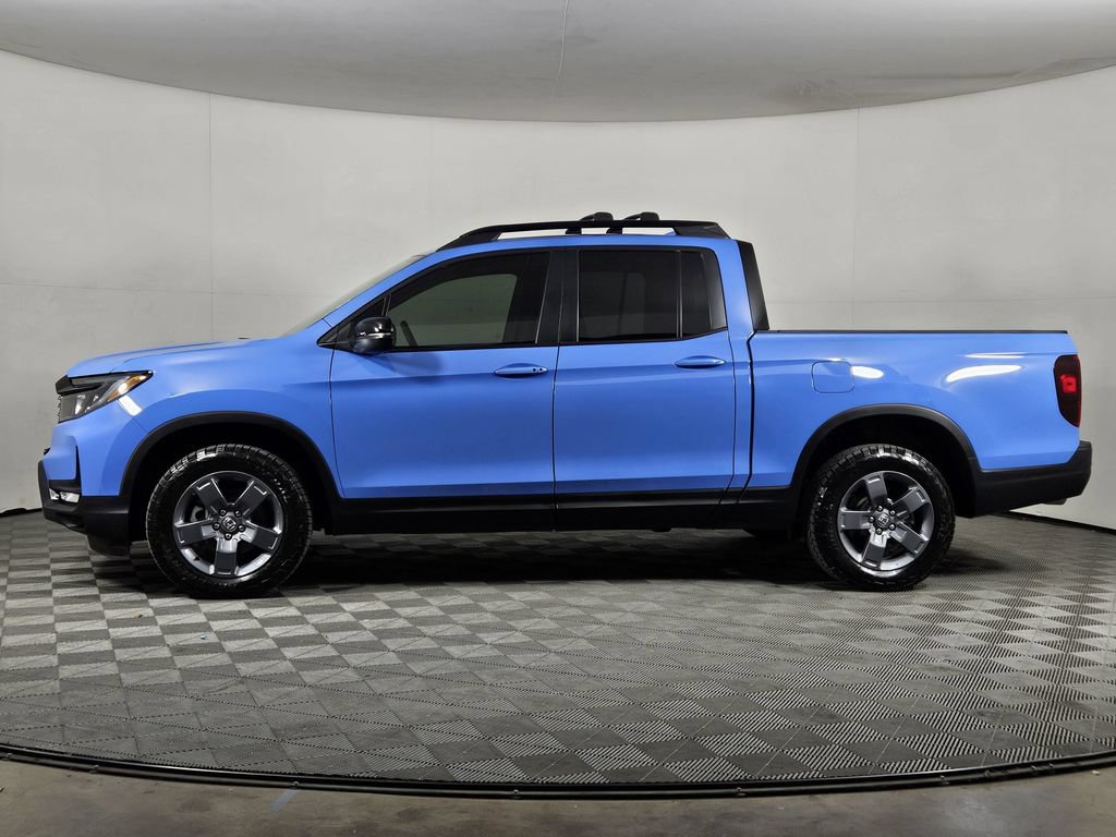 Used 2025 Honda Ridgeline TrailSport image 3