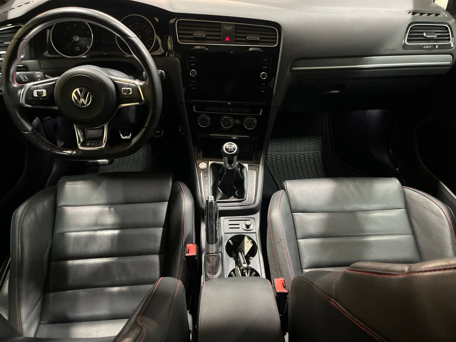 Used 2020 Volkswagen Golf 4-Door FWD image 19