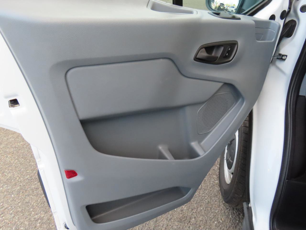 Used 2018 Ford Transit 250 130 Low Roof RWD image 17