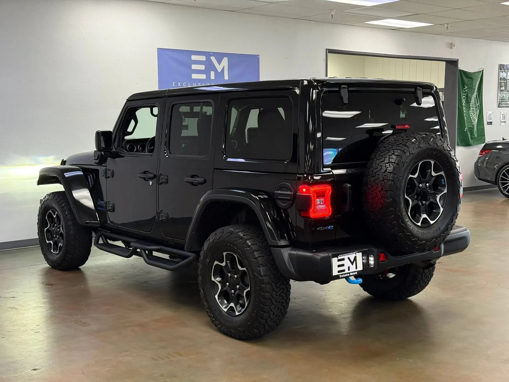 Used 2024 Jeep Wrangler Unlimited Rubicon 4xe AWD/4WD image 6