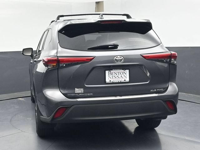 Used 2022 Toyota Highlander XLE AWD/4WD image 42