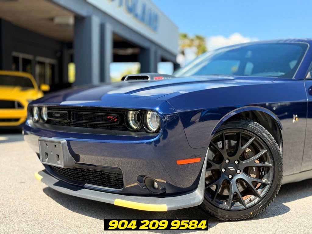 Used 2017 Dodge Challenger R/T Scat Pack RWD image 2