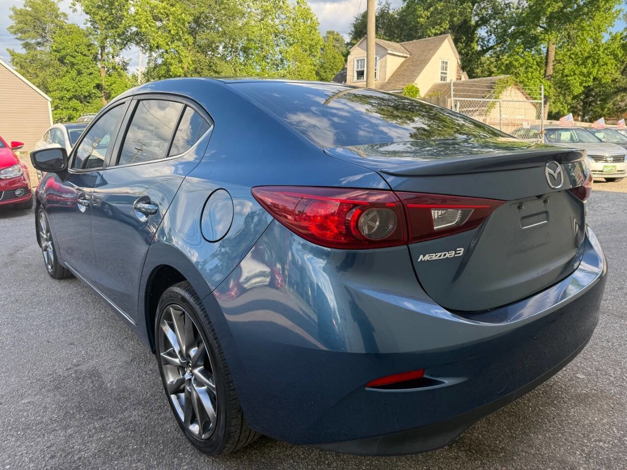 Used 2018 MAZDA MAZDA3 Touring image 5