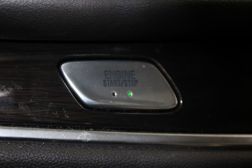 Used 2020 Buick Enclave Premium w/ Sun and Sites Package image 27