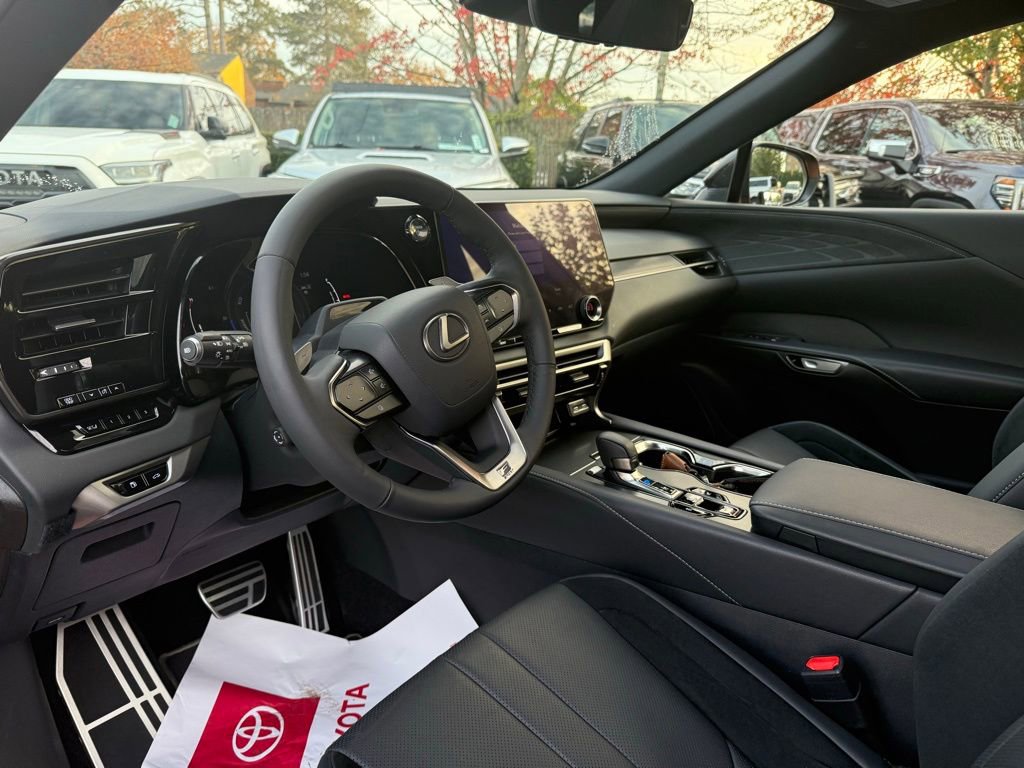 Used 2023 Lexus RX 500h F Sport image 13