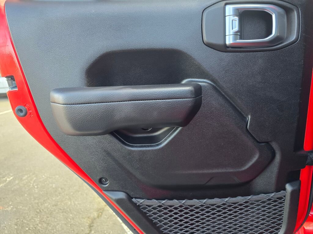 Used 2022 Jeep Gladiator Sport image 17