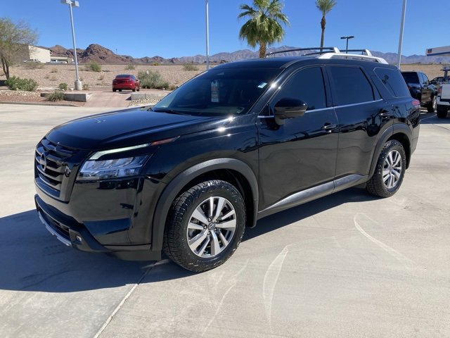 Used 2022 Nissan Pathfinder SL image 1