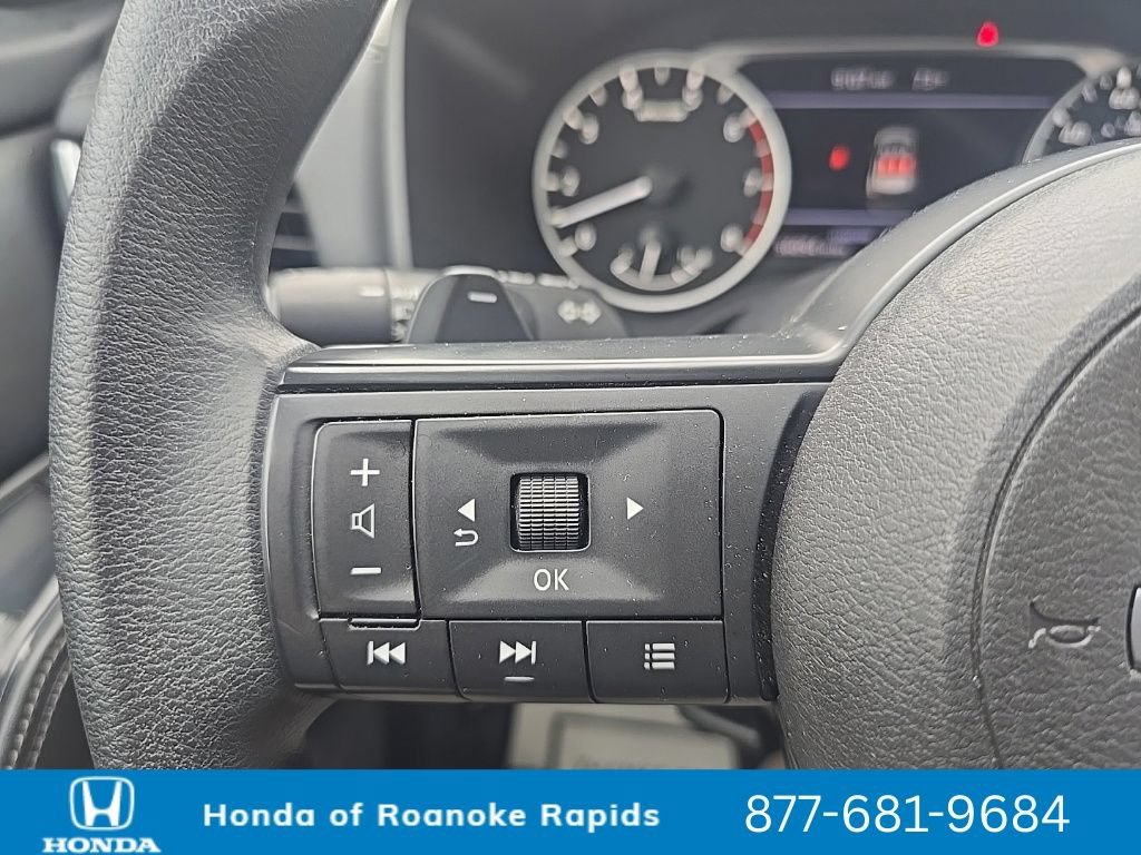 Used 2024 Nissan Rogue SV FWD image 23