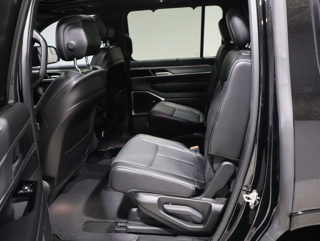 Used 2024 Jeep Wagoneer Series II w/ Convenience Group I image 19