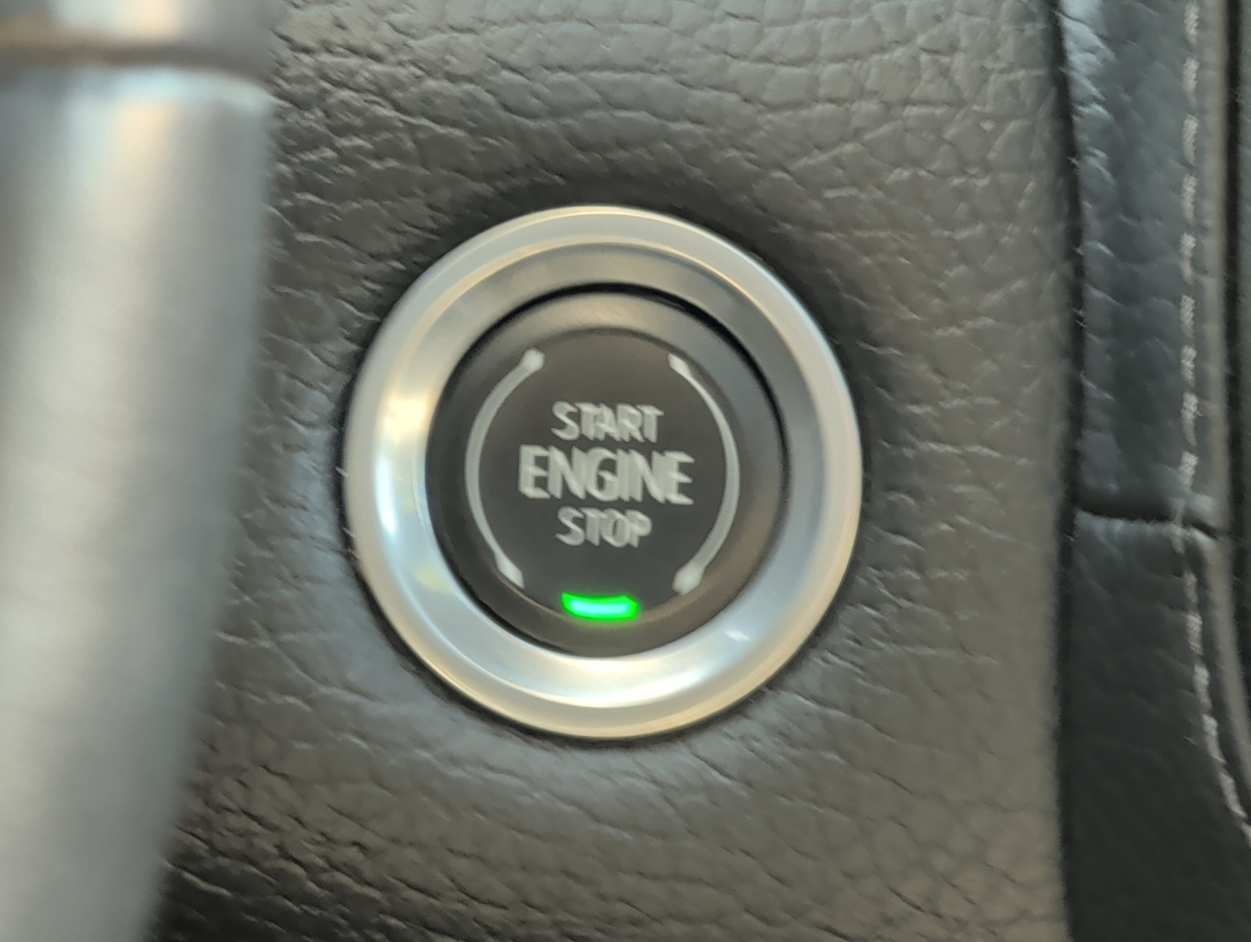 Used 2024 GMC Yukon Denali w/ Advanced Technology Package AWD/4WD image 31