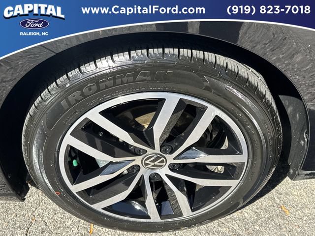Used 2025 Volkswagen Jetta SE FWD image 13