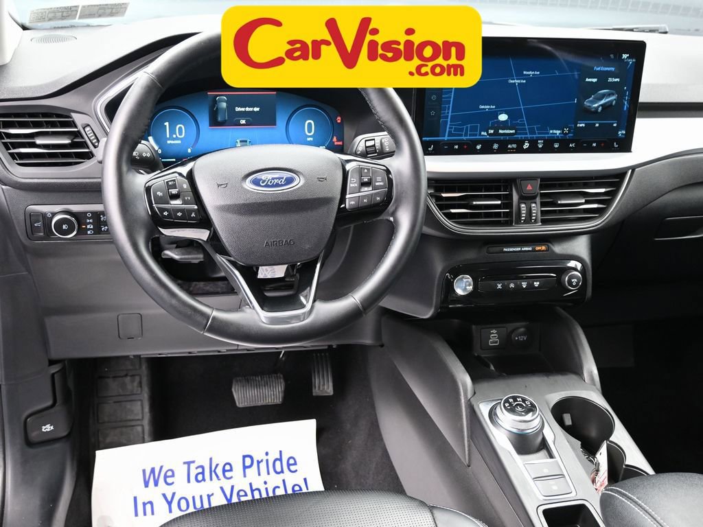 Used 2025 Ford Escape Platinum image 32