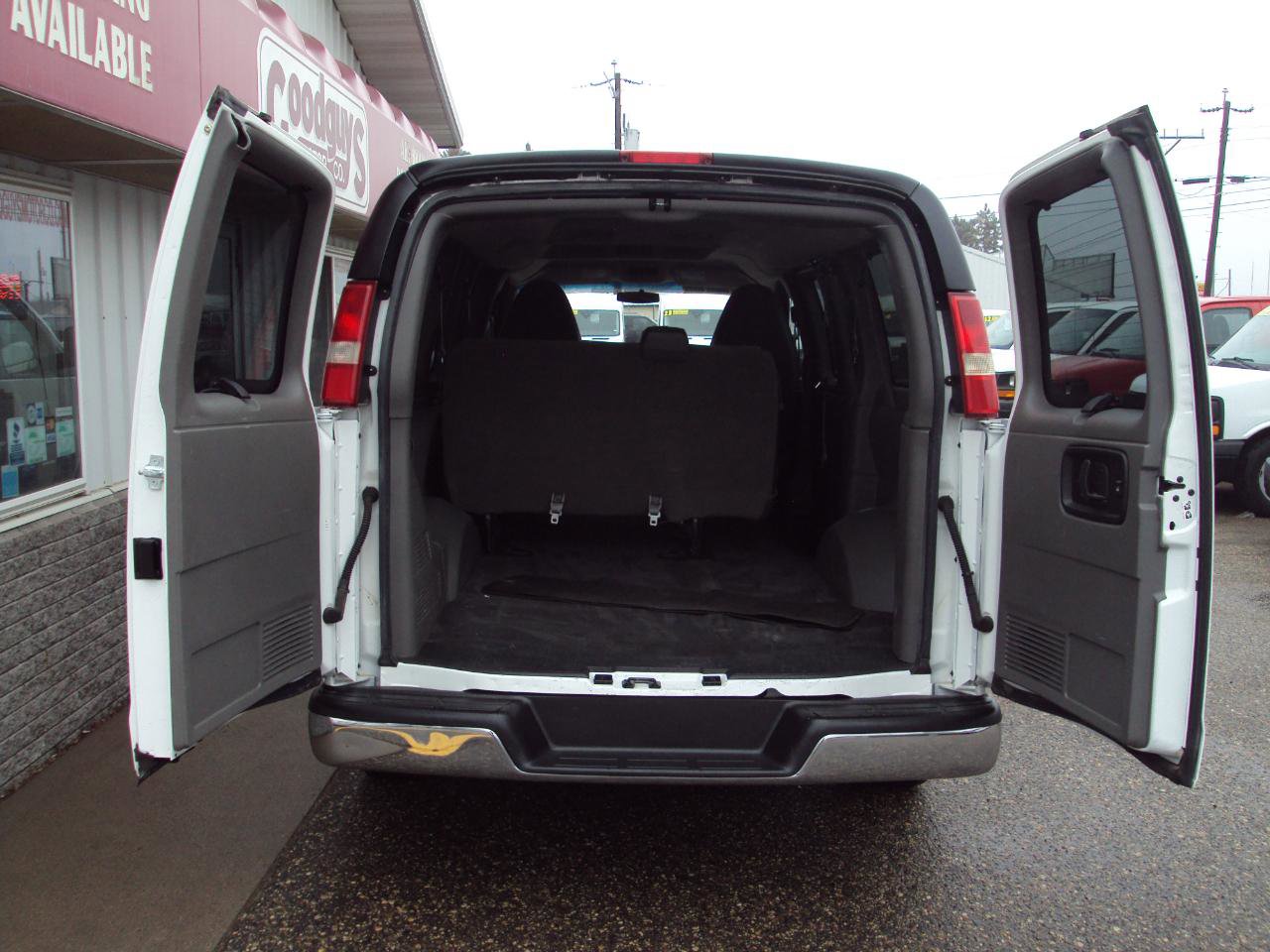 Used 2013 Chevrolet Express 1500 LT w/ LT Preferred Equipment Group AWD/4WD image 7