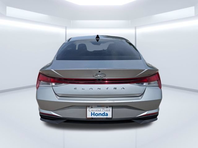 Used 2021 Hyundai Elantra SEL FWD image 5
