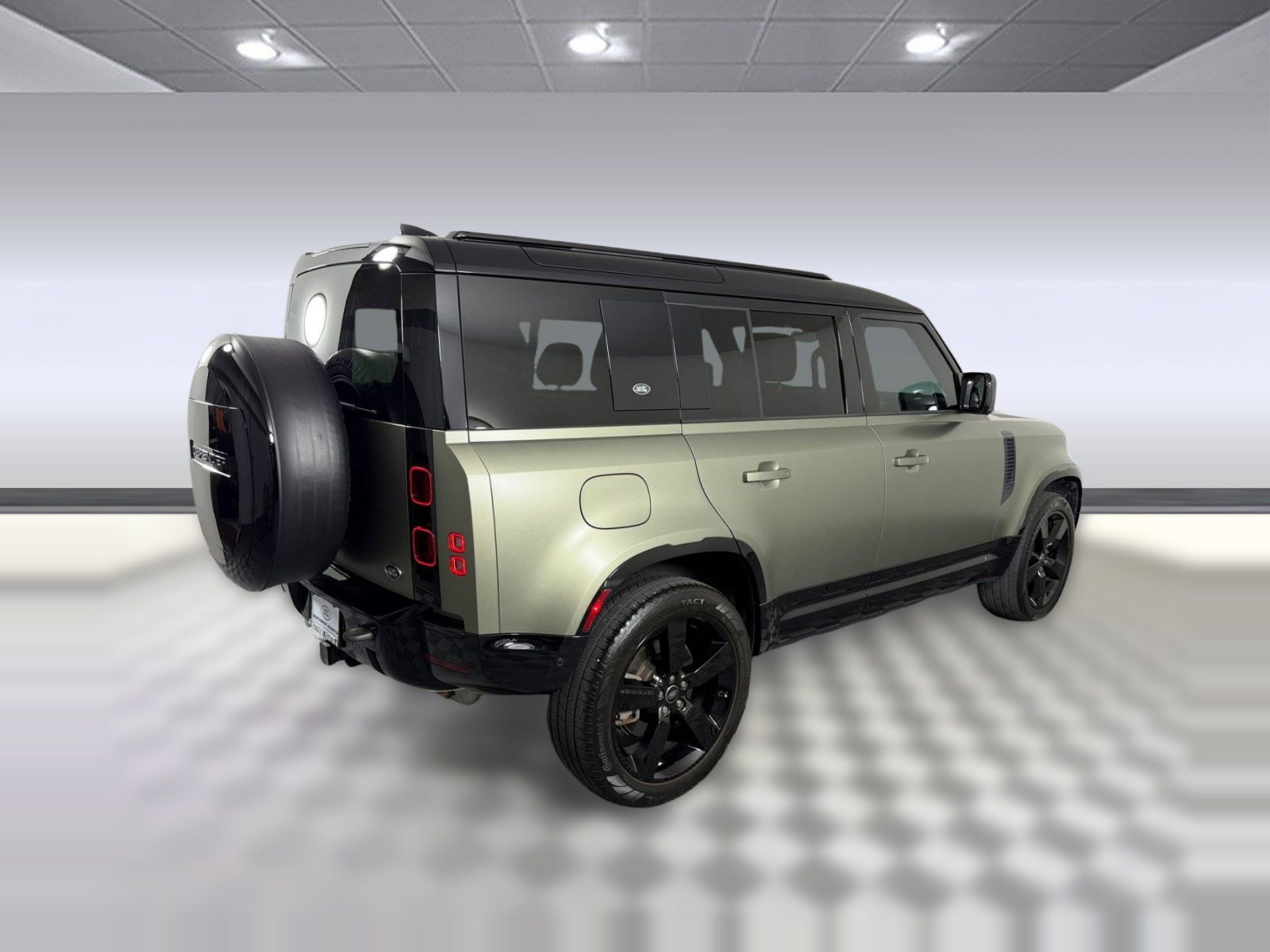 Used 2023 Land Rover Defender 110 X-Dynamic SE AWD/4WD image 9