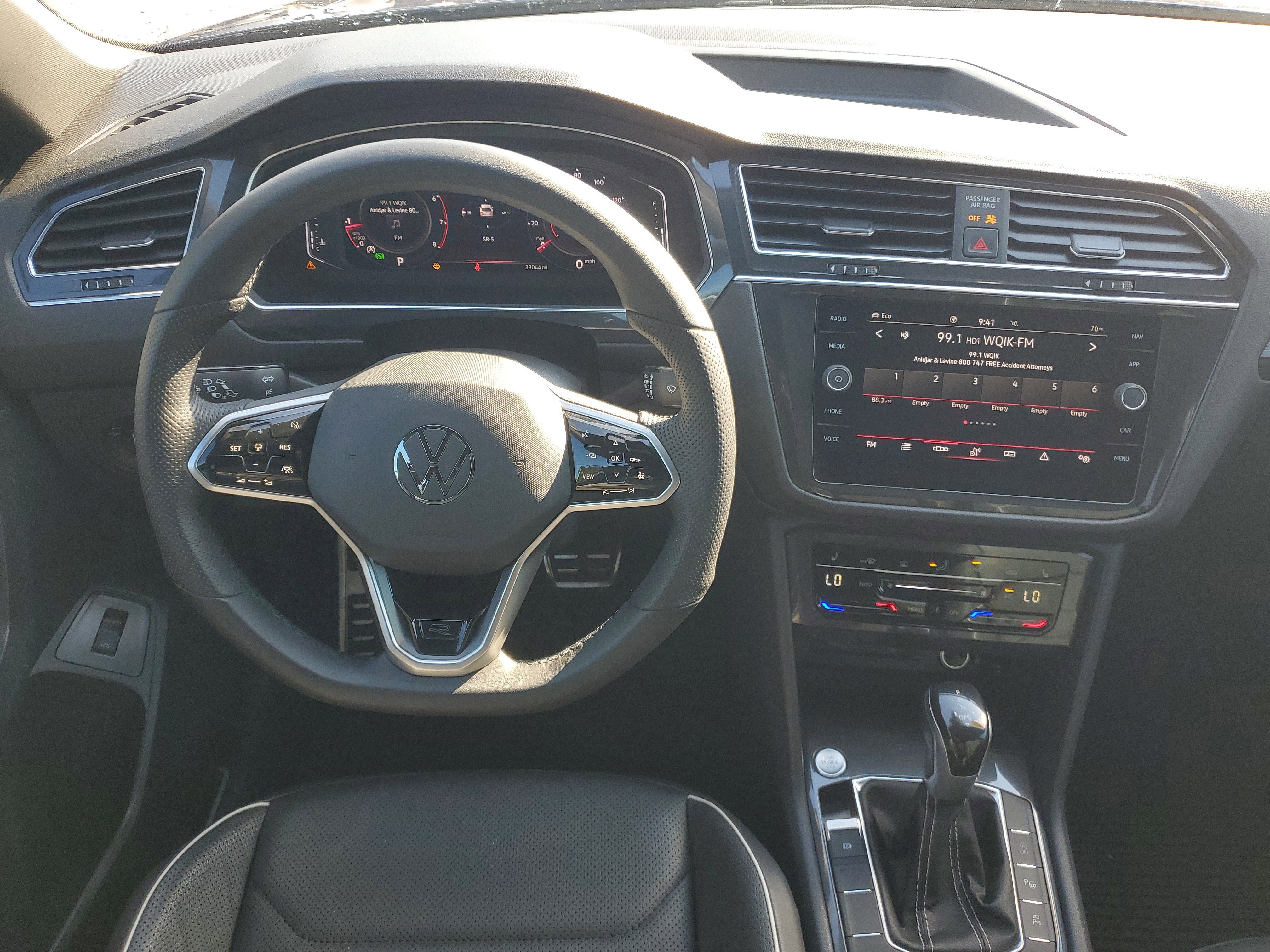 Used 2022 Volkswagen Tiguan SEL R-Line image 20