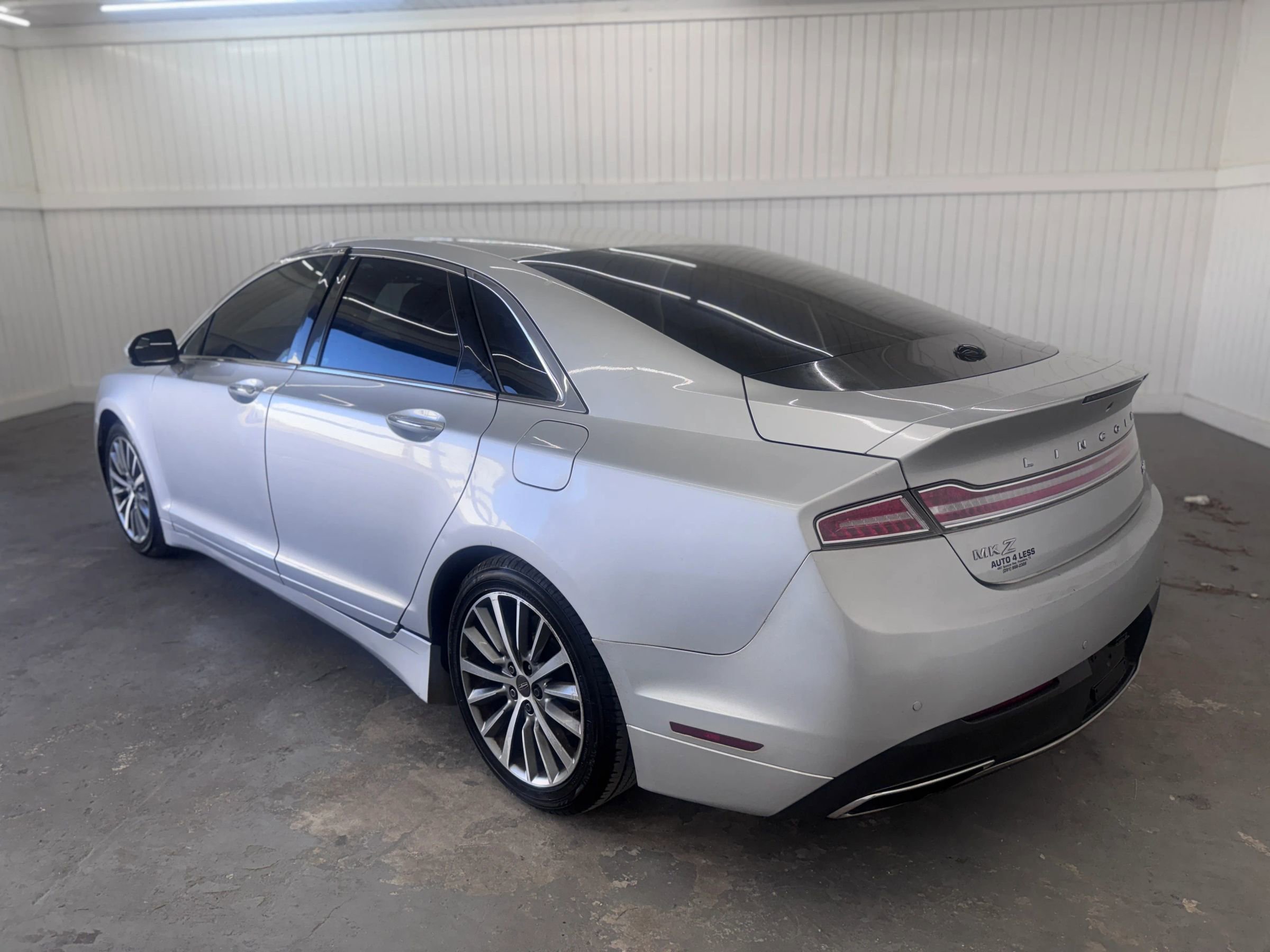 Used 2017 Lincoln MKZ Select image 7