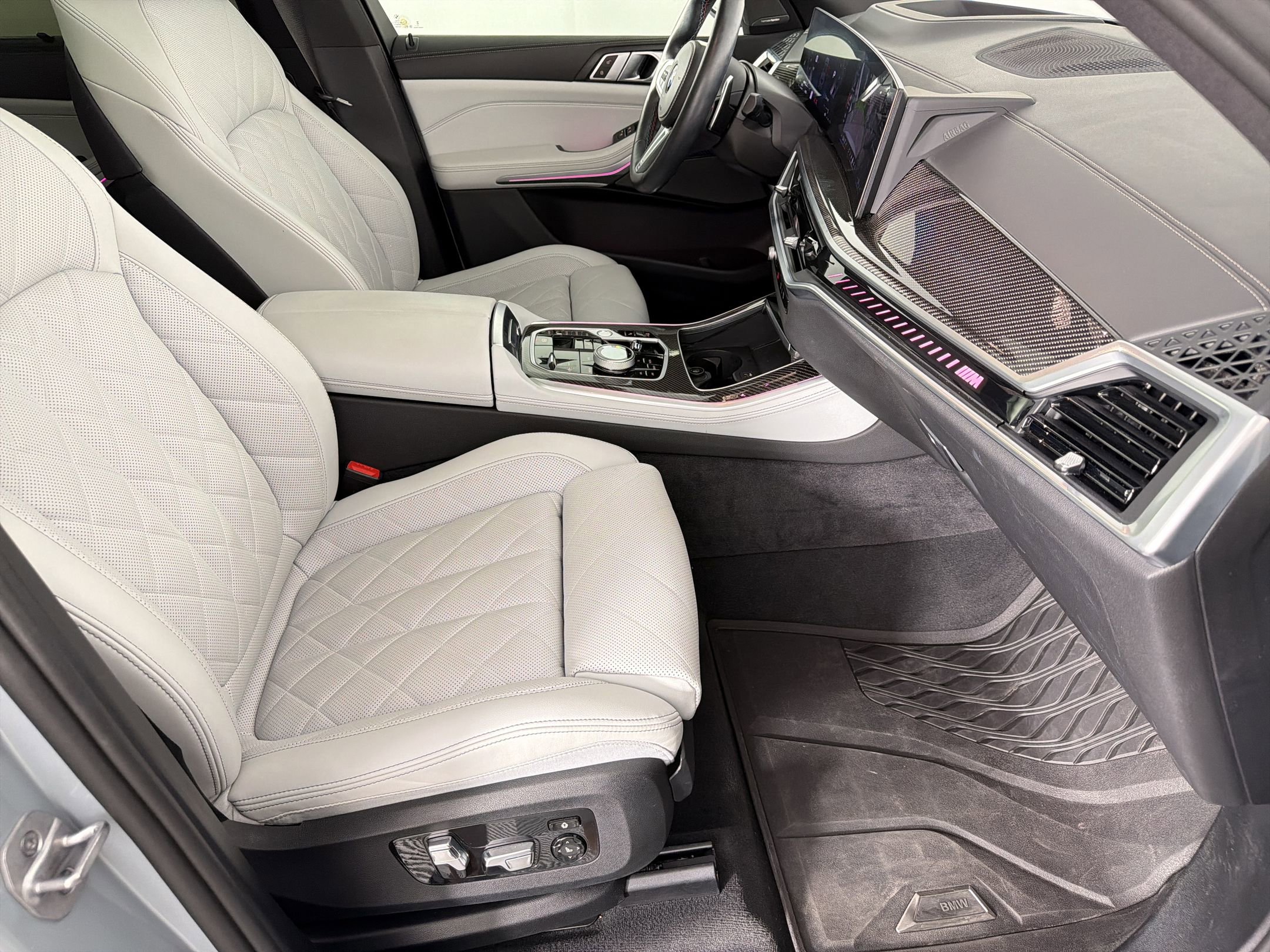 Used 2024 BMW X5 M60i w/ Executive Package image 30