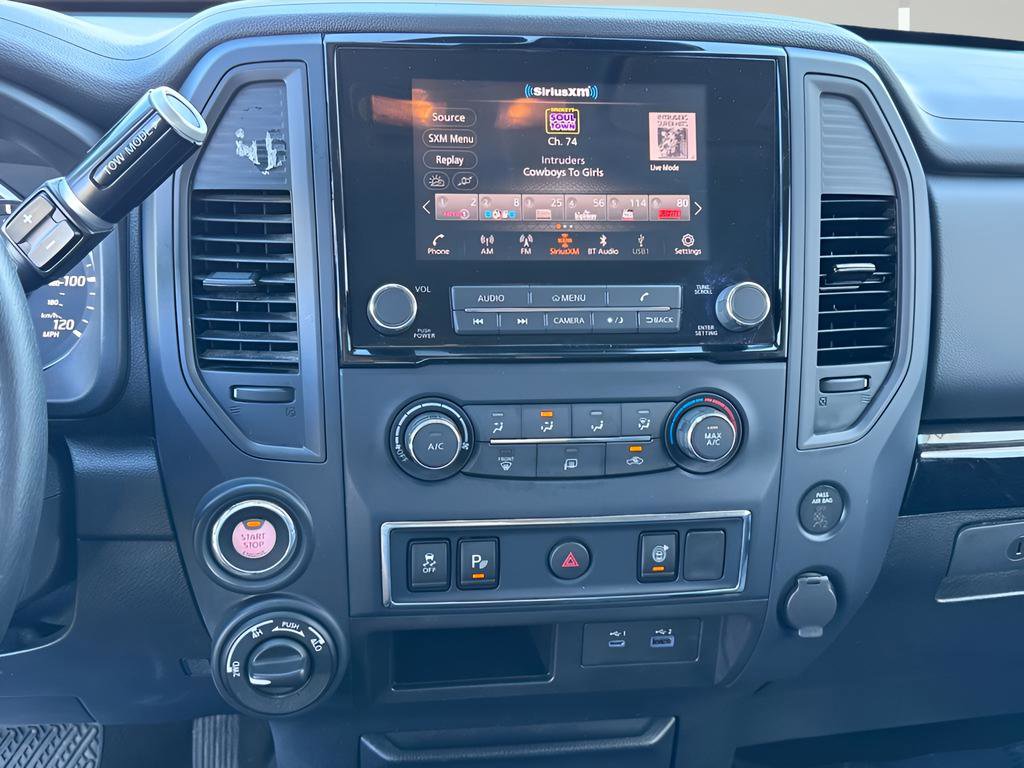 Used 2022 Nissan Titan SV image 7