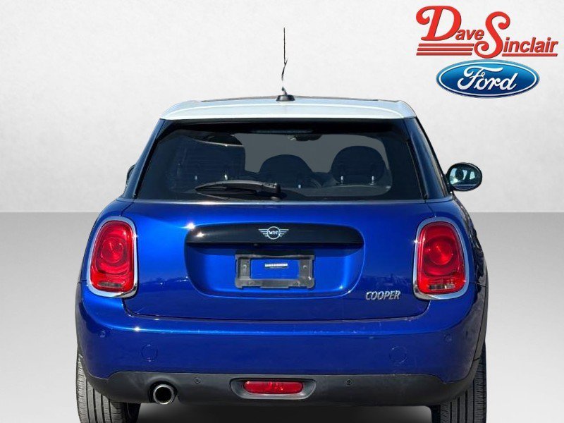 Used 2020 MINI Cooper 4-Door Hardtop image 8