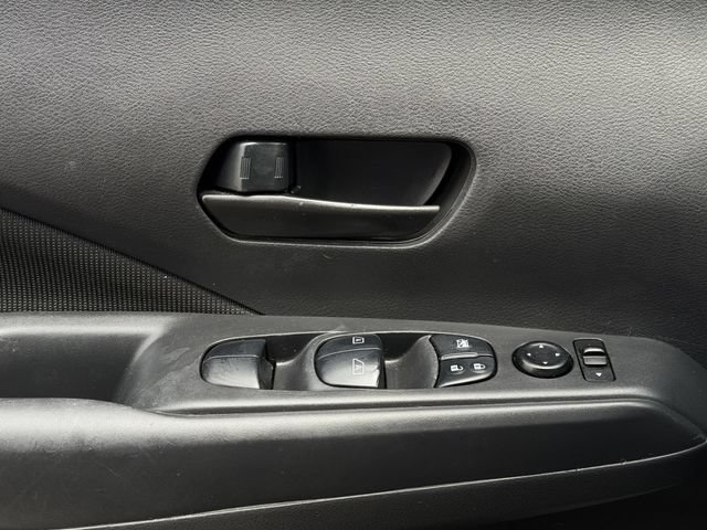 Used 2022 Nissan Kicks S FWD image 18