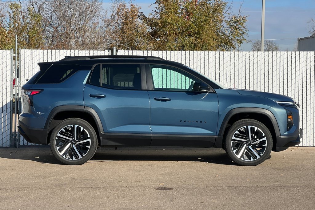 New 2026 Chevrolet Equinox RS image 3