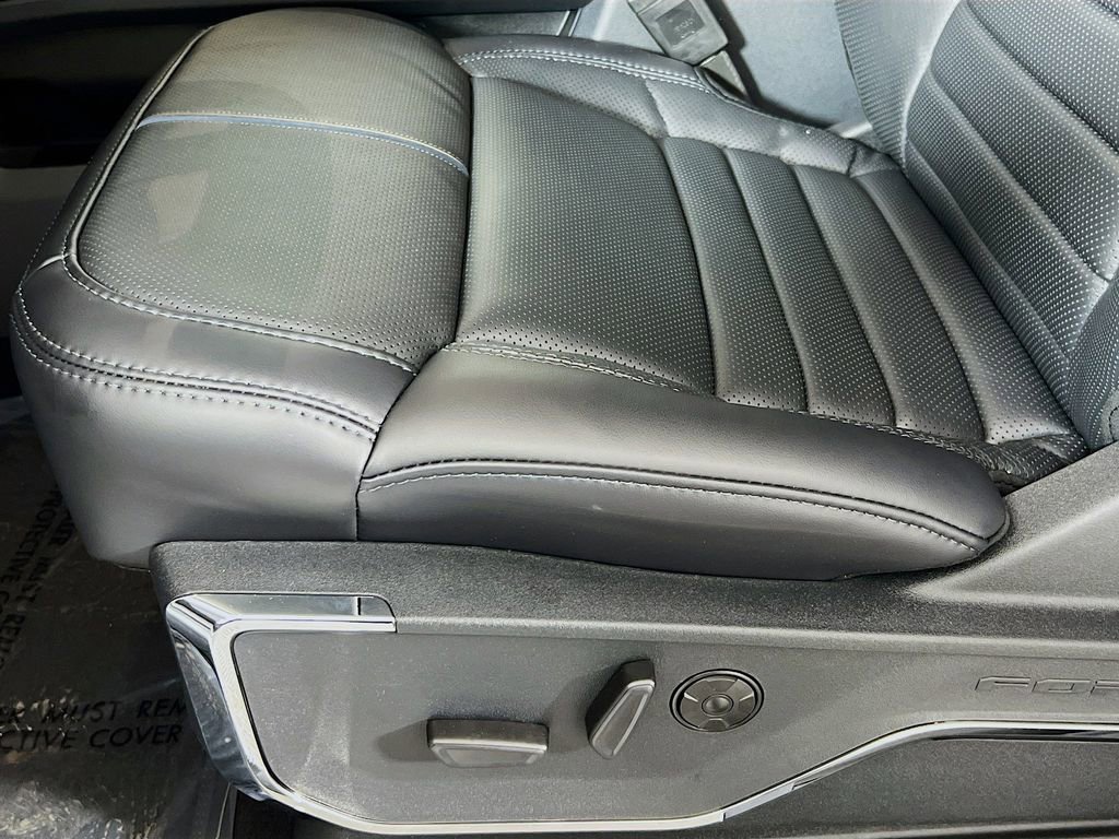 New 2026 Ford F350 Platinum w/ Tremor Off-Road Package image 23