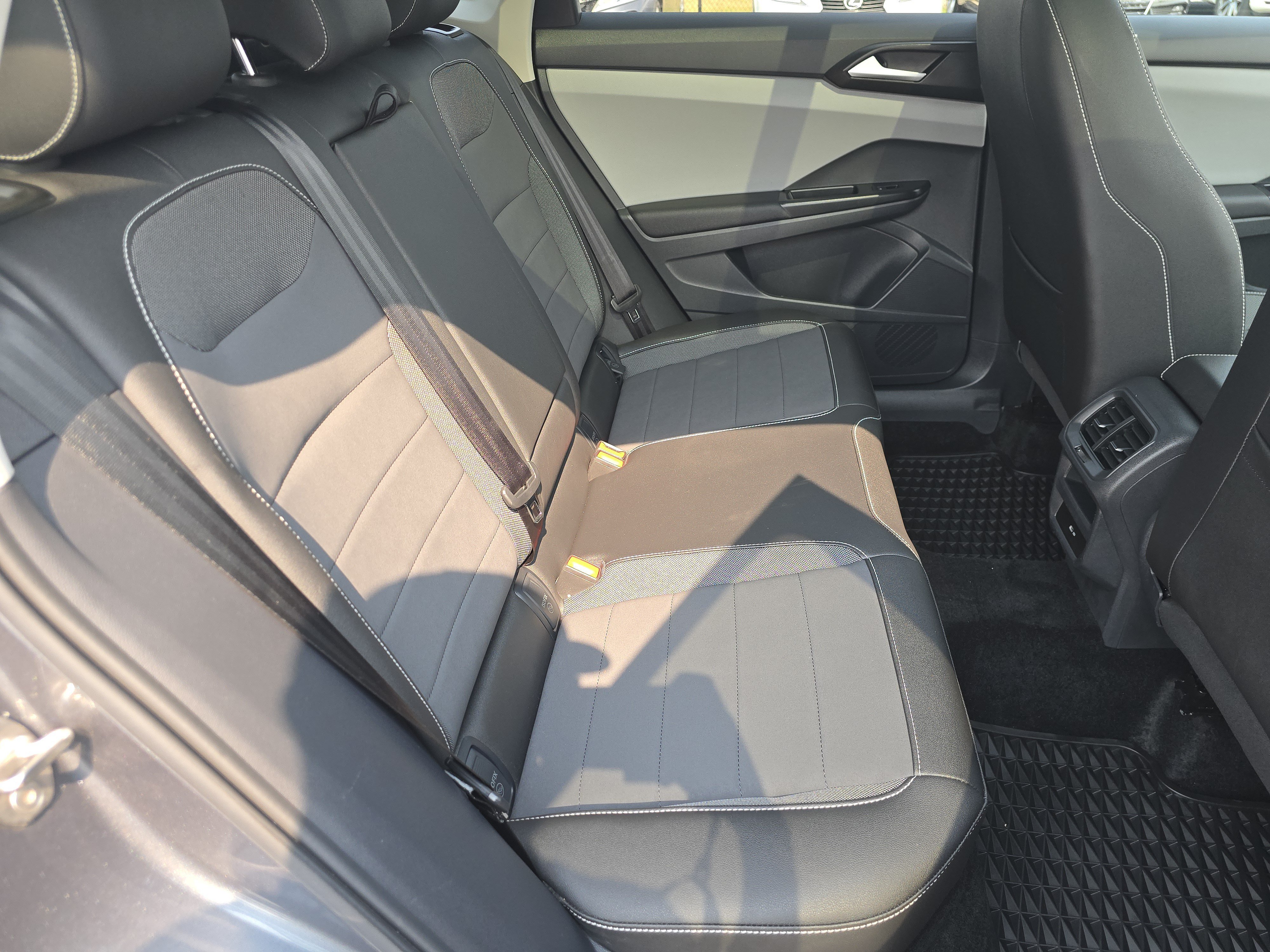 Certified 2023 Volkswagen Taos SE w/ Panoramic Sunroof Package FWD image 16