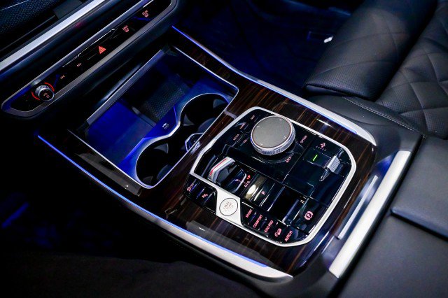 Used 2024 BMW X7 xDrive40i w/ M Sport Package image 35