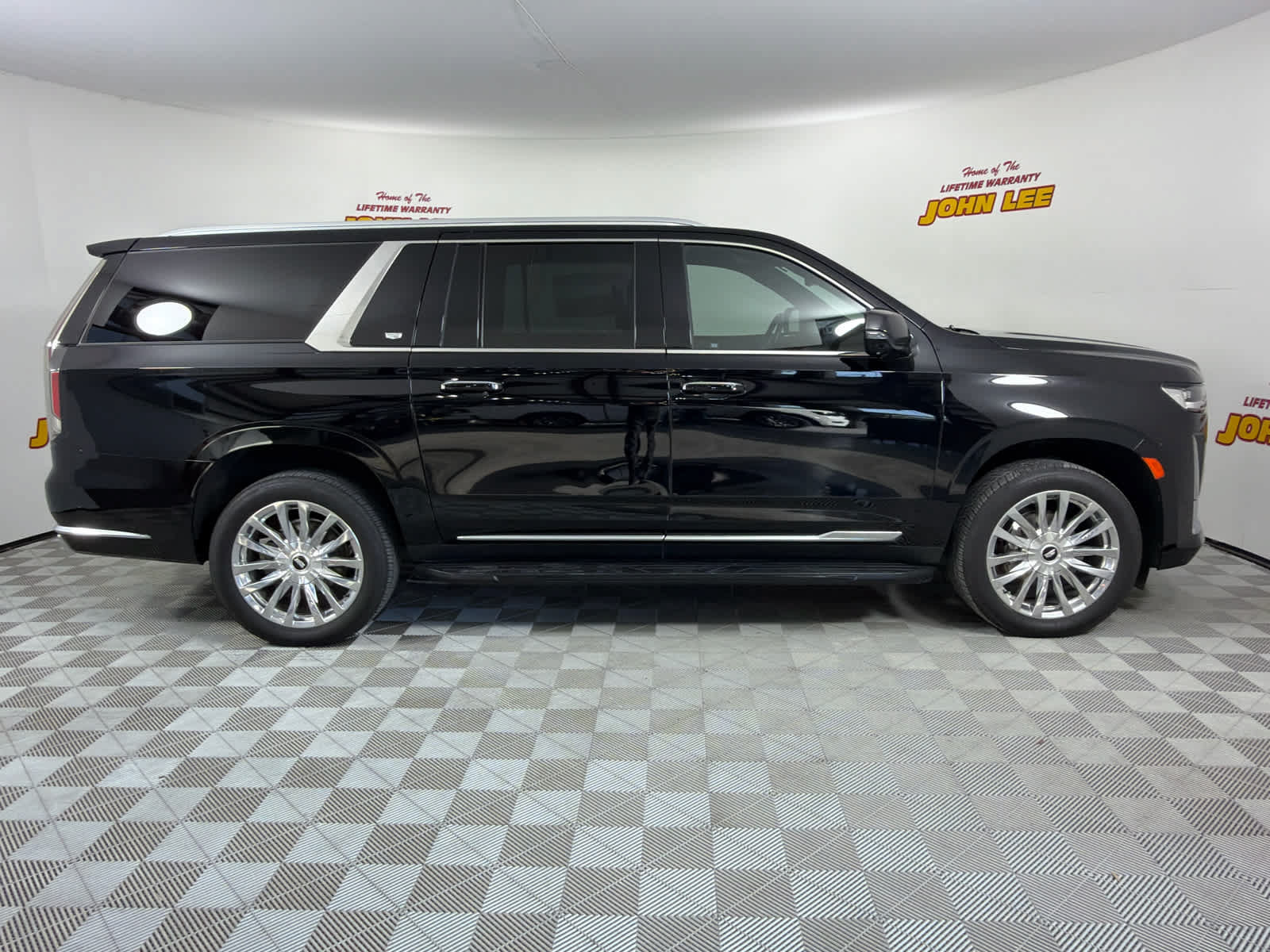 Used 2021 Cadillac Escalade ESV Premium Luxury RWD image 7
