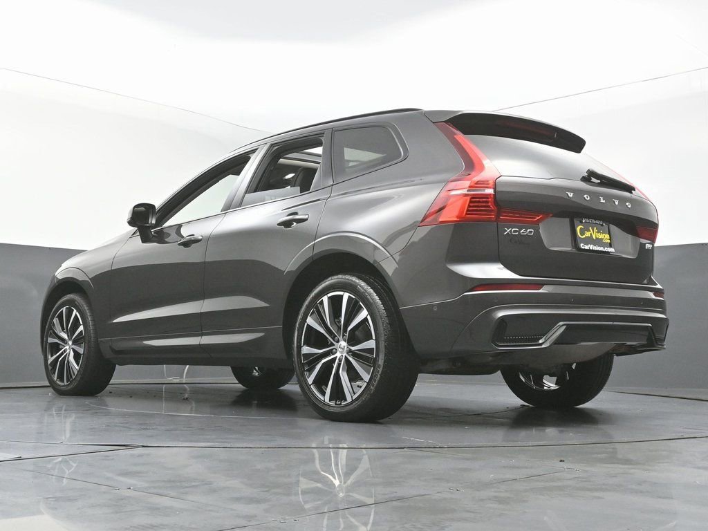Used 2023 Volvo XC60 B5 Plus image 49