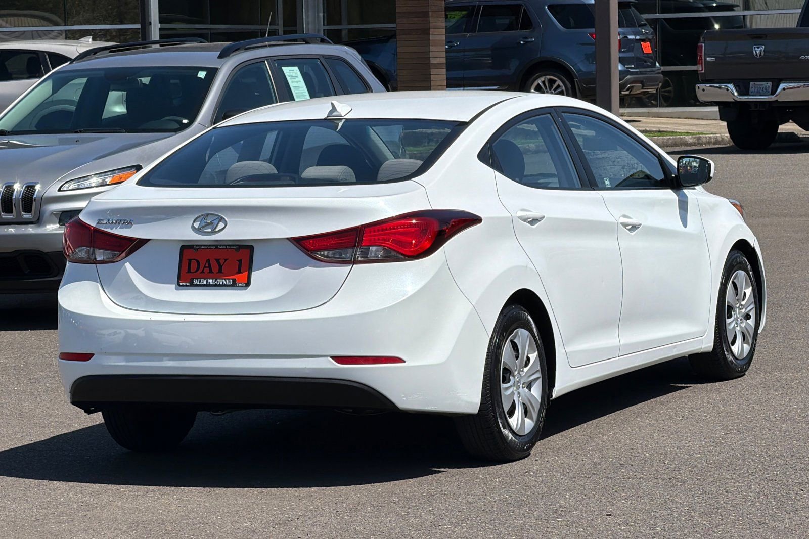 Used 2016 Hyundai Elantra SE FWD image 5