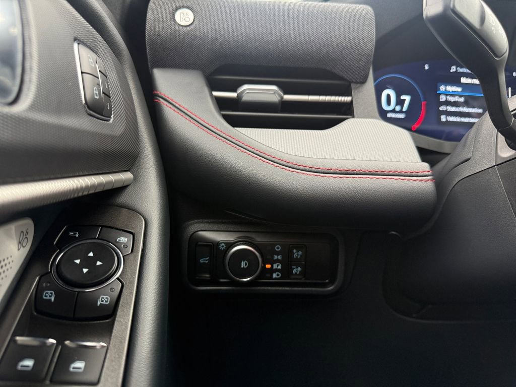 Used 2025 Ford Explorer ST image 22