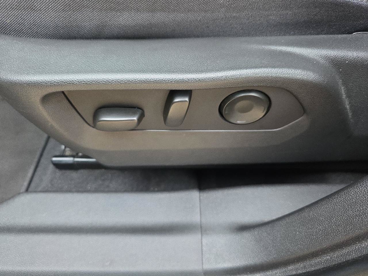Used 2024 Buick Envision Preferred AWD/4WD image 17