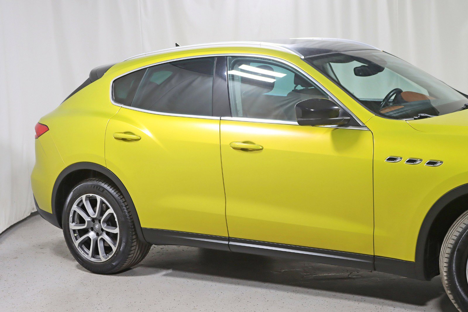 Used 2017 Maserati Levante S image 3