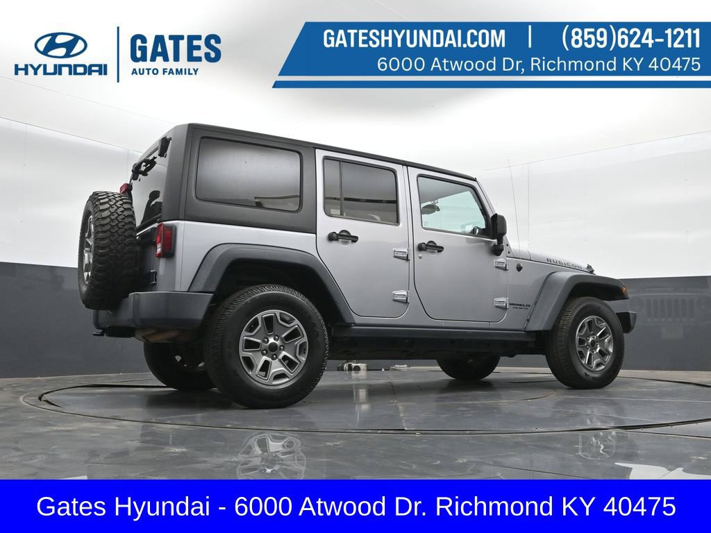 Used 2015 Jeep Wrangler Unlimited Rubicon w/ Max Tow Package AWD/4WD image 28