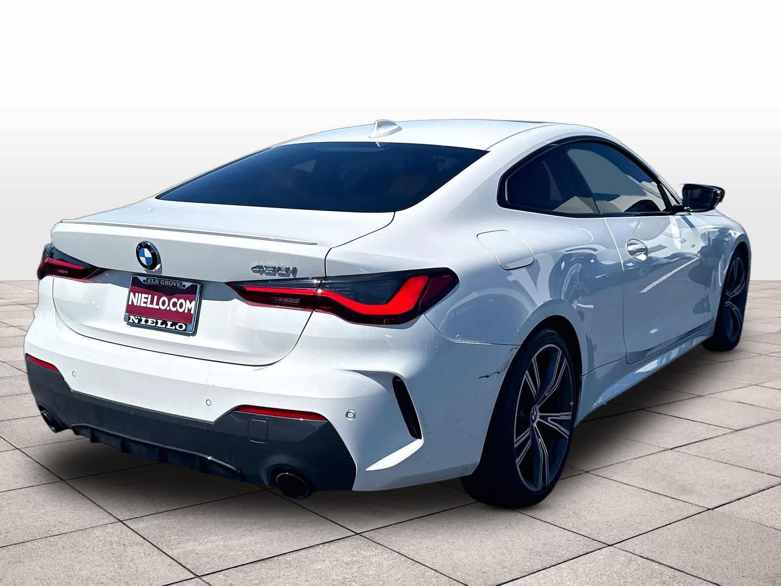 Used 2022 BMW 430i Coupe w/ M Sport Package RWD image 9