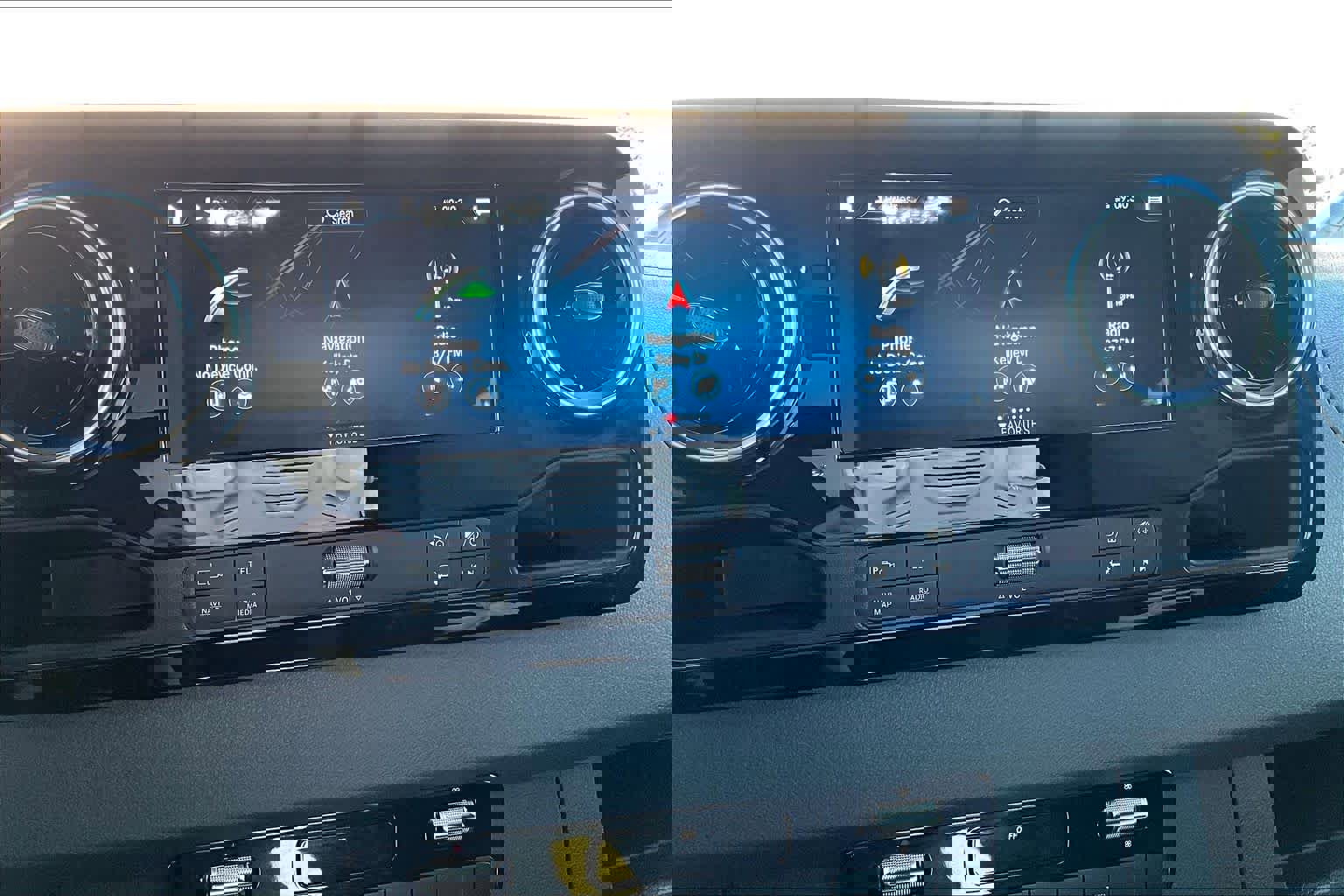 Used 2020 Mercedes-Benz Sprinter 2500 image 34