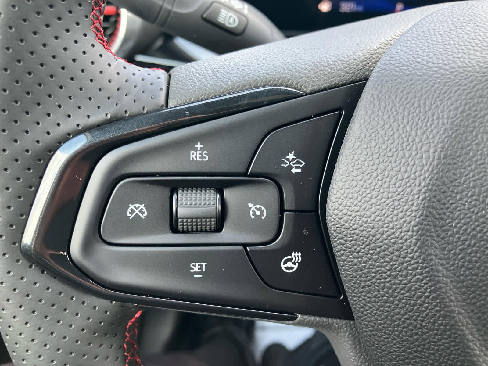 New 2026 Chevrolet Trax RS w/ Driver Confidence Package image 17