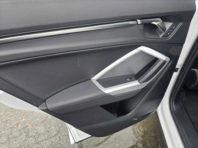 Used 2024 Audi Q3 2.0T Premium w/ Convenience Package image 19