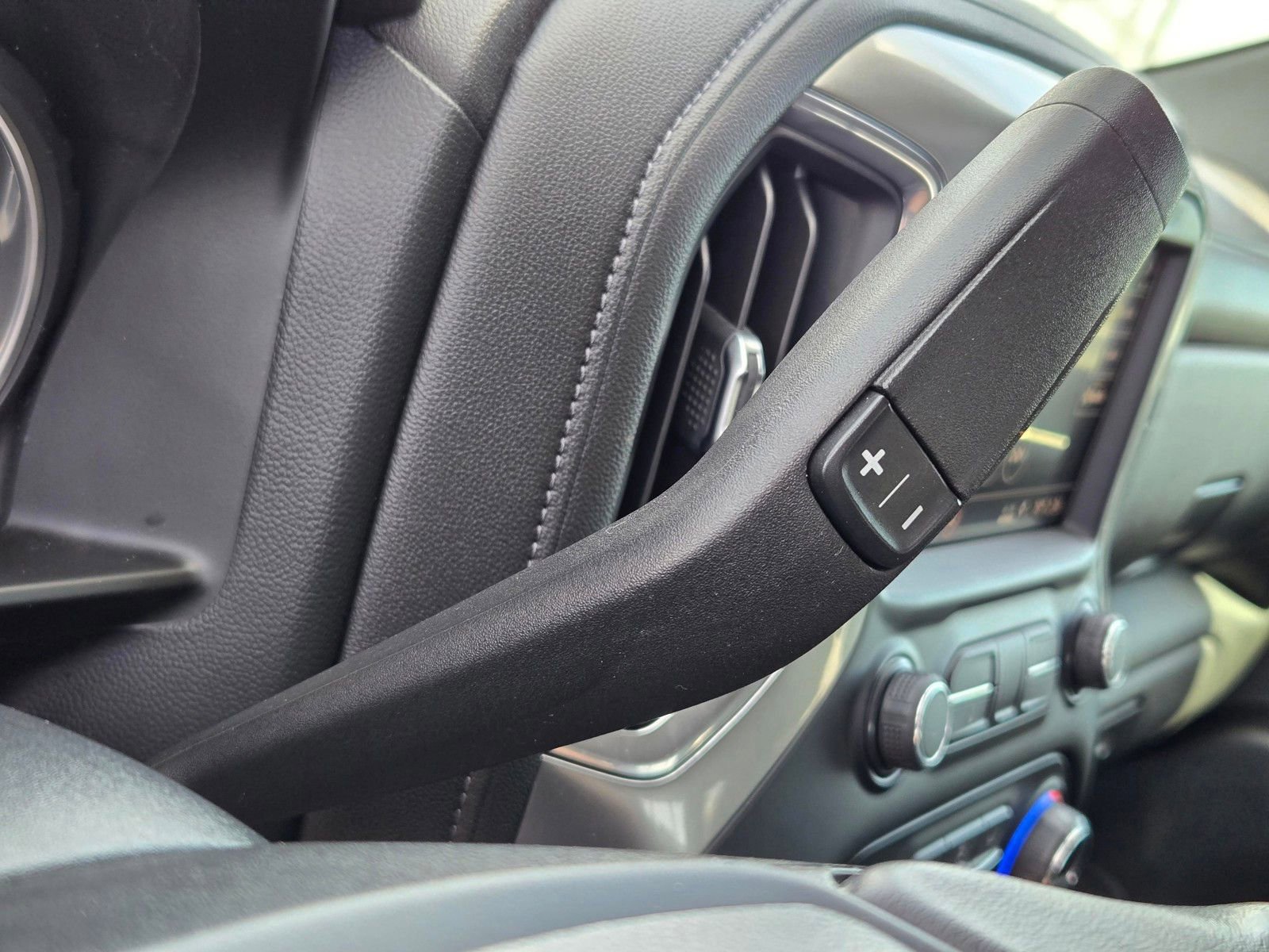 Used 2019 Chevrolet Silverado 1500 LT Trail Boss AWD/4WD image 19