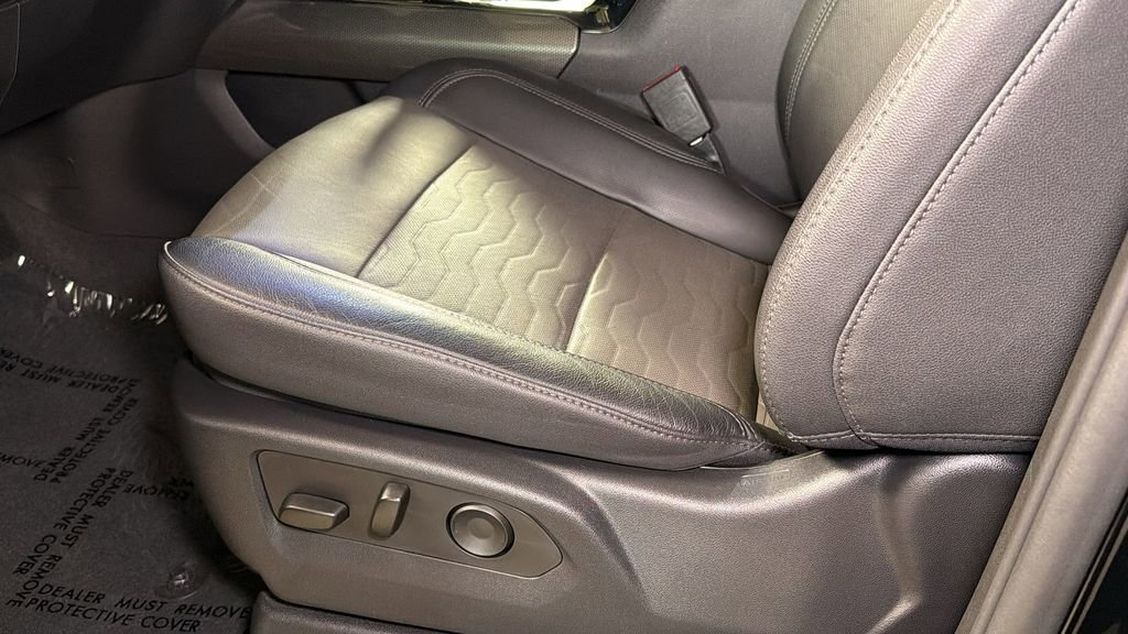 Used 2023 Chevrolet Silverado 1500 ZR2 w/ Technology Package image 25