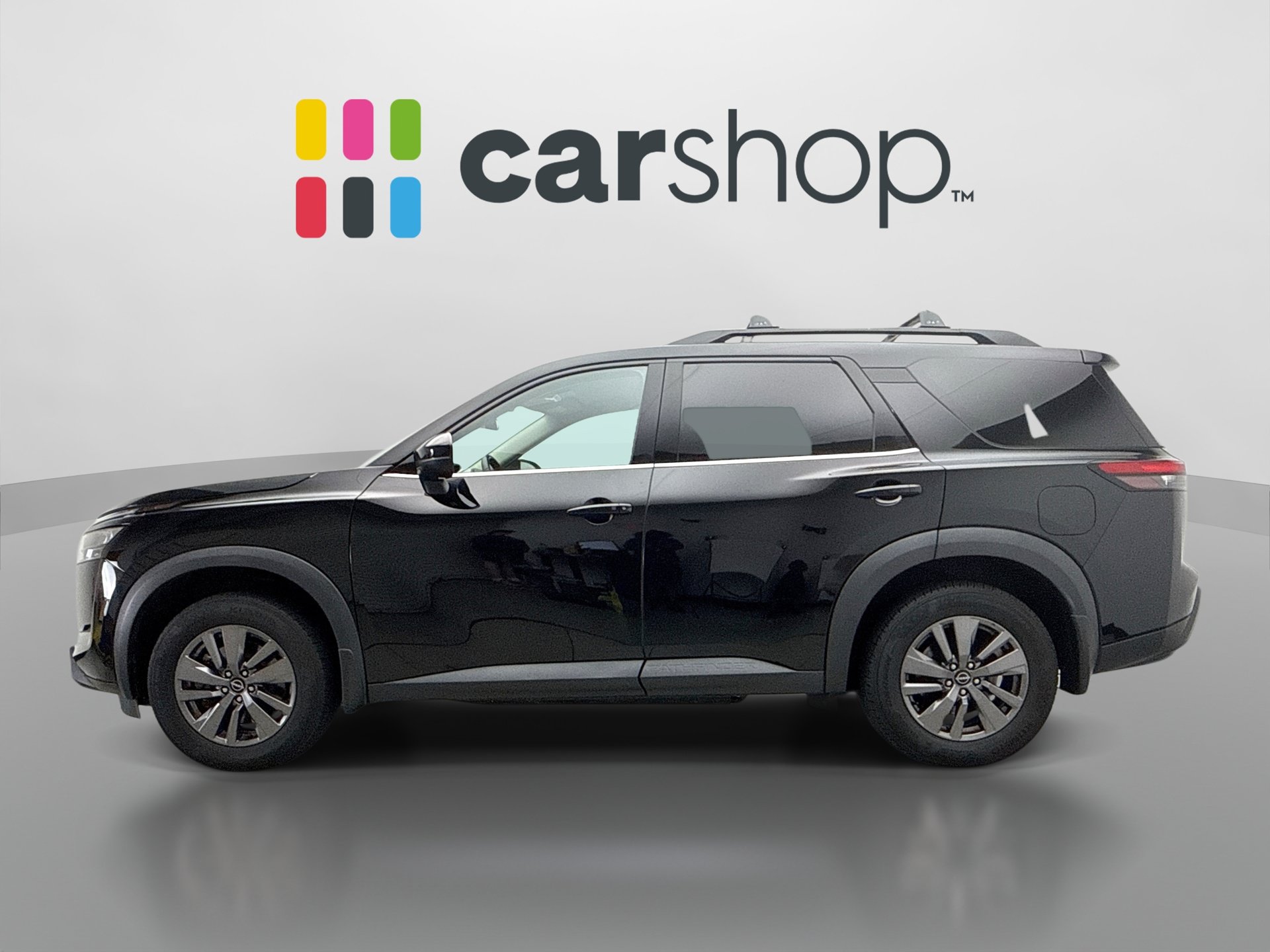Used 2024 Nissan Pathfinder SV w/ Black Appearance Package AWD/4WD image 2