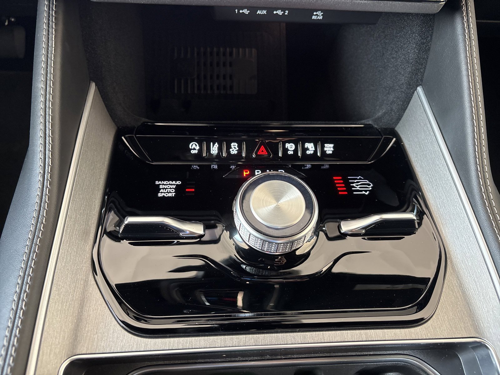 New 2026 Jeep Grand Wagoneer Limited AWD/4WD image 35