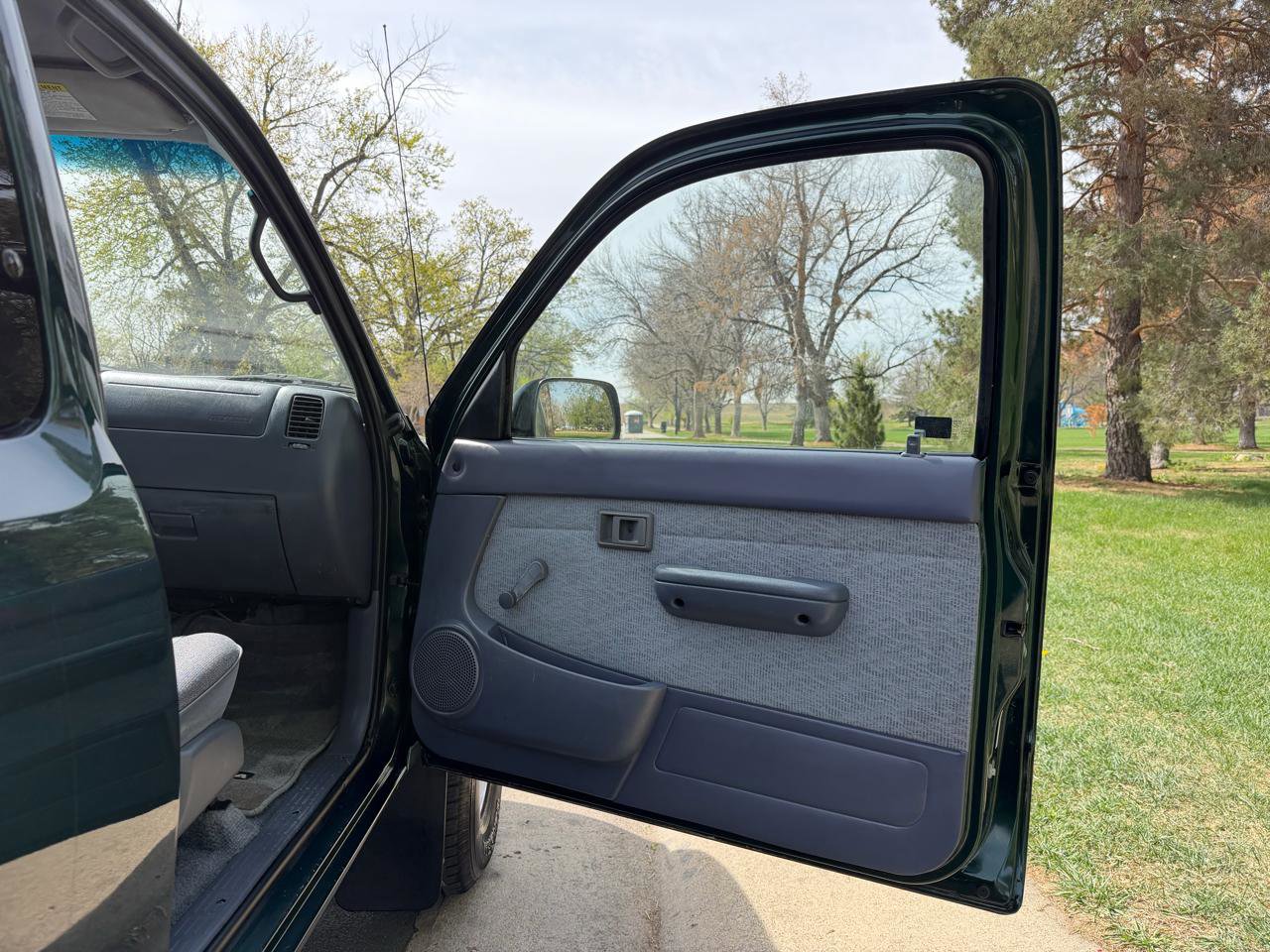 Used 1999 Toyota Tacoma 4x4 Xtracab V6 image 16