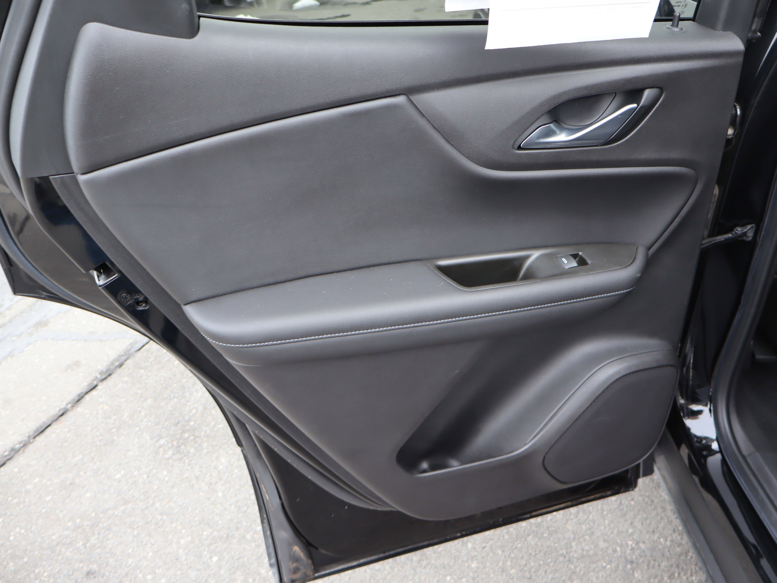 Used 2020 Chevrolet Blazer LT image 30