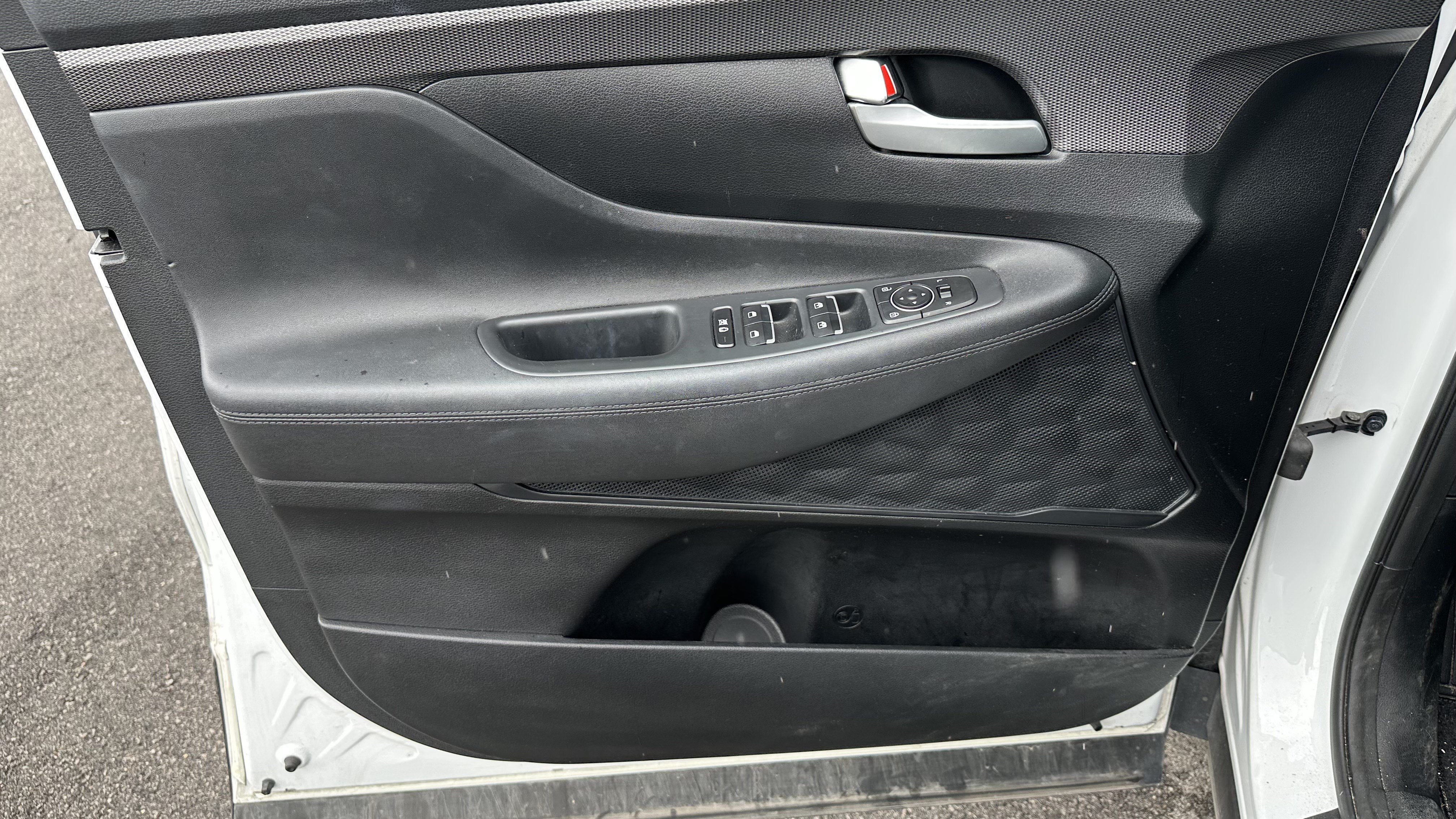 Used 2020 Hyundai Santa Fe SEL FWD image 16