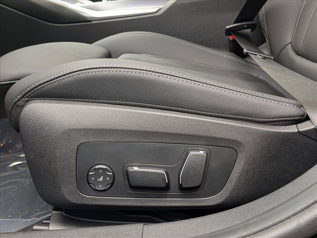 New 2026 BMW 330i xDrive Sedan w/ Premium Package AWD/4WD image 4